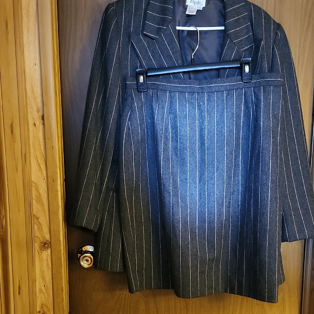 Gray Pinstripe Women's Suit Set